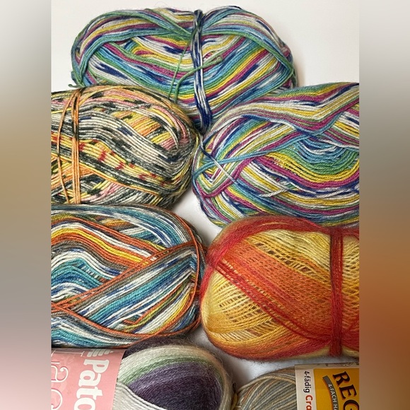 Lots of Crochet Yarn Acrylic Mohair, Etc. - Picture 6 of 11